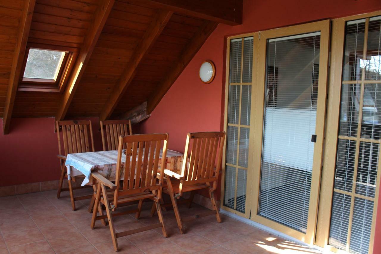 Apartmán V Podskalí Hluboká nad Vltavou Esterno foto
